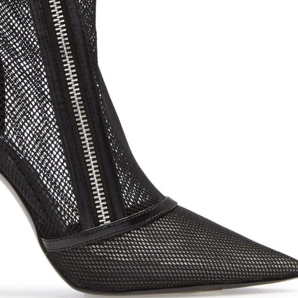 ⭐️STEVE MADDEN⭐️ SOLD OUT EVERYWHERE “MIXER”BLACK ANKLE BOOTES SIZE: 7.5 - Picture 8 of 16